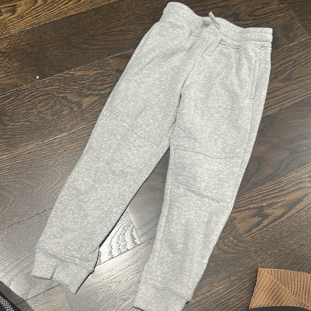 Epic threads - gray sweatpants - size 5t